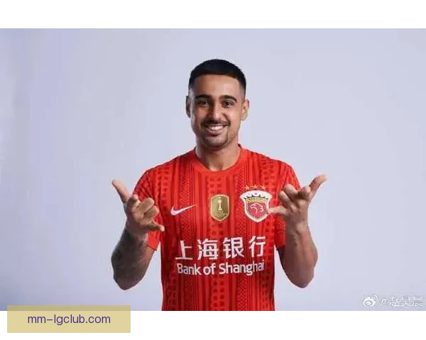 莱昂纳多斩获中超银靴奖殊荣表现出色成球队关键人物 莱昂纳多斩获中超银靴奖殊荣表现出色成球队关键人物